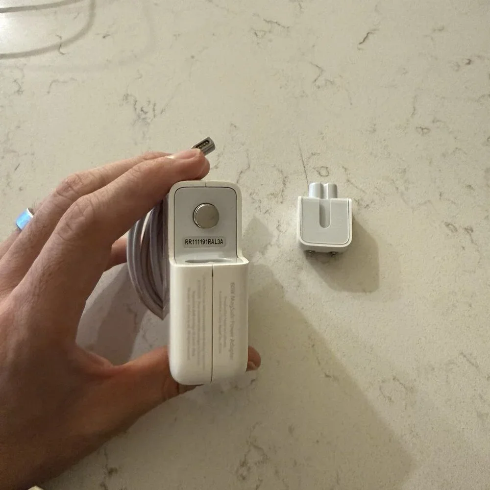 Apple Authentic MacBook Pro 60W MagSafe Power Adapter Charger A1344 A/12378EA